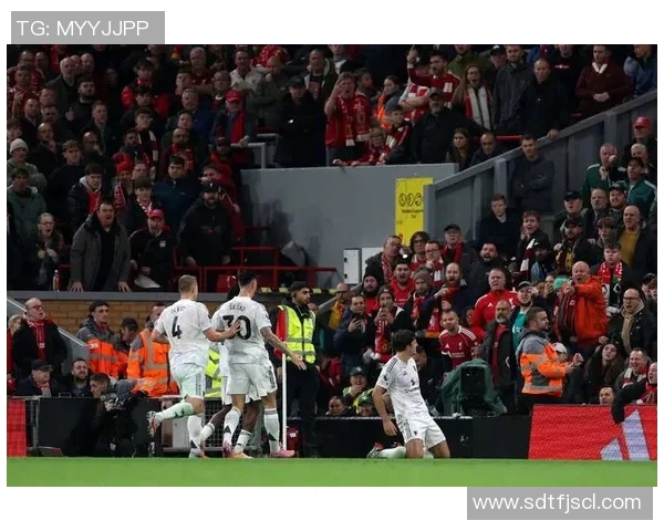 曼联三连胜，英超夺冠热门再现雄风